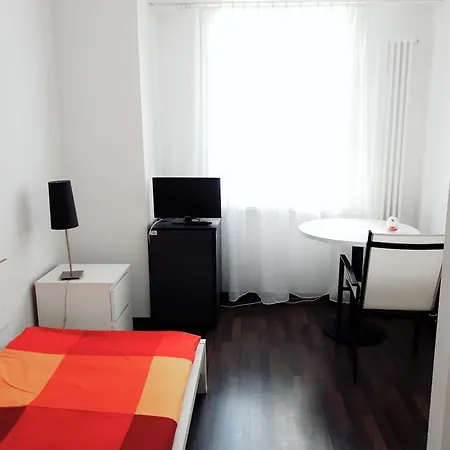 Πανσιόν Garni Battello Melide